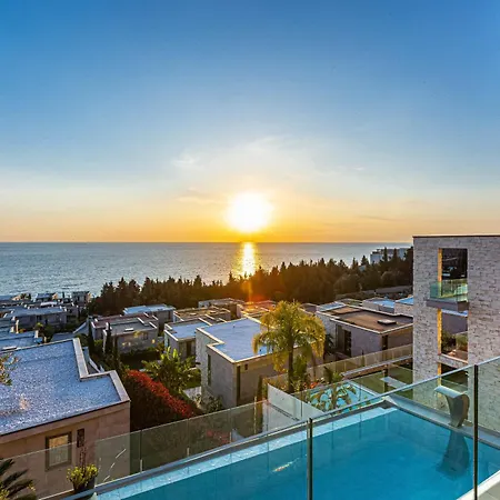 Apartment Olea Dhermi - 2bed Sea View, Private Beach, Free Umbrella & Sun Loungers *