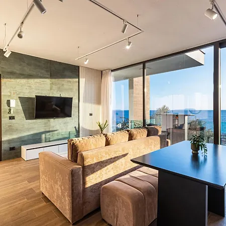 Olea Dhermi - 2bed Sea View, Private Beach, Free Umbrella & Sun Loungers شقة