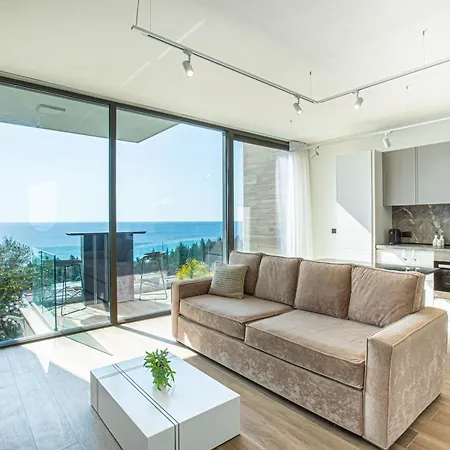 Apartment Olea Dhermi - 2bed Sea View, Private Beach, Free Umbrella & Sun Loungers