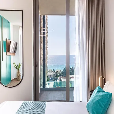 Olea Dhermi - 2bed Sea View, Private Beach, Free Umbrella & Sun Loungers شقة
