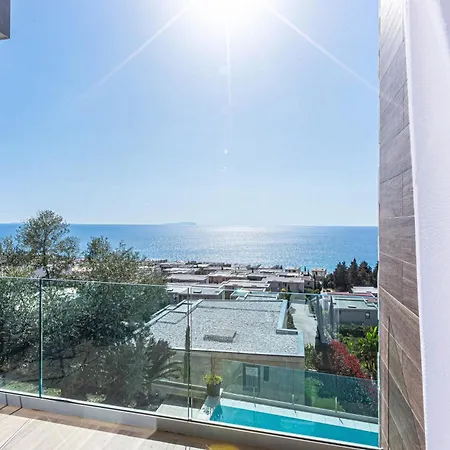 شقة Olea Dhermi - 2bed Sea View, Private Beach, Free Umbrella & Sun Loungers *
